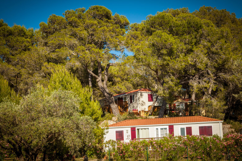 camping la pinede castelnaud de guers