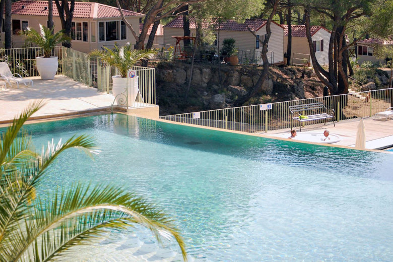 camping la pinede castelnaud de guers