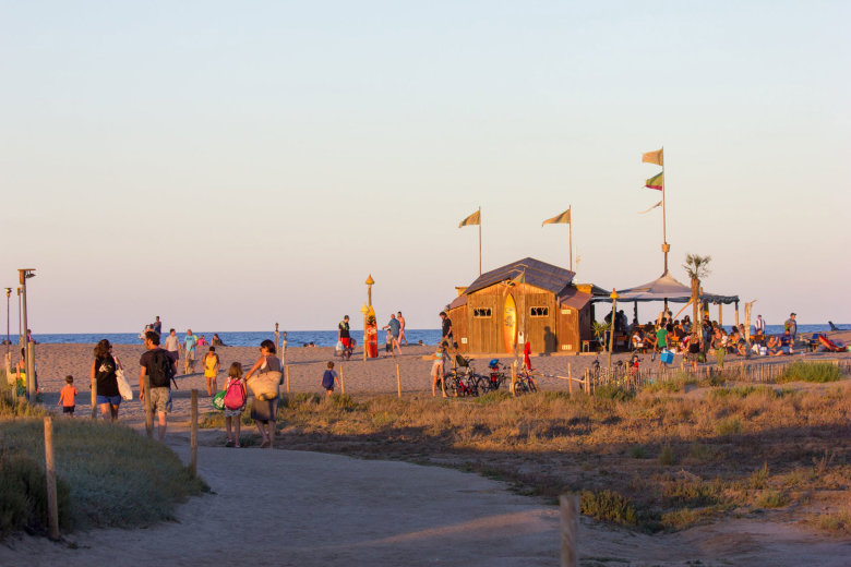 camping las palmeras costa brava sant pere pescador