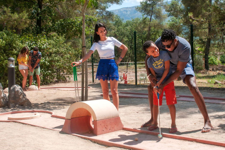 camping domaine de la sainte baume nans les pins