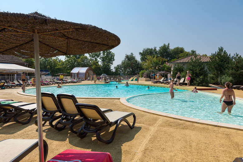 camping luxe chateau de fonrives