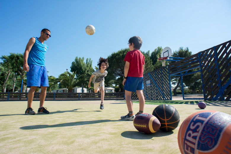 camping luxe la carabasse vias