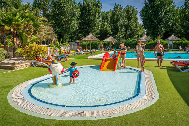 camping le clos virgile serignan plage