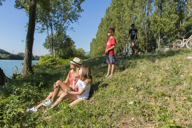 camping rives de condrieu rhone