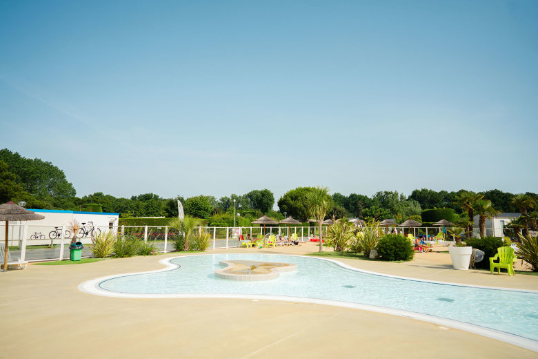 camping les charmettes les mathes
