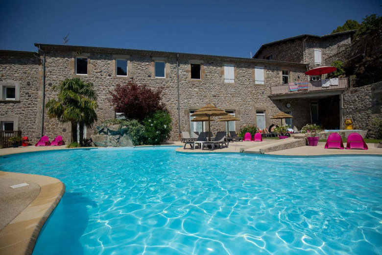 camping domaine de la plage neyrac les bains