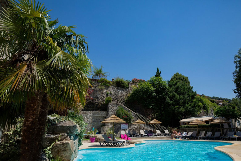 camping domaine de la plage neyrac les bains