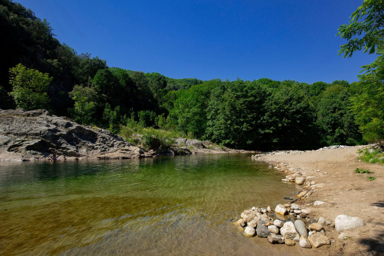 camping domaine de la plage neyrac les bains